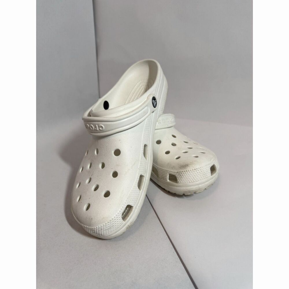 White Crocs classic clogs